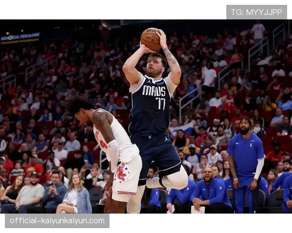 独行侠客场123-114战胜篮网：东契奇三双表现带队结束连败